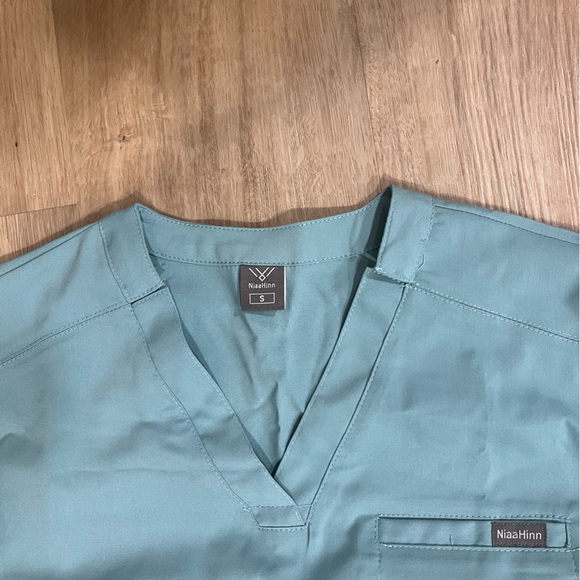 Scrub Set - Picture 6 of 6